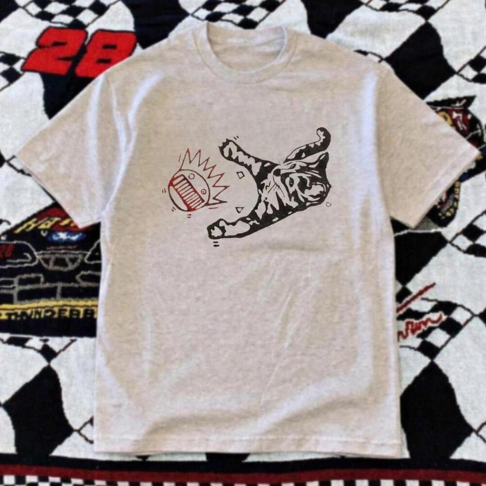Gildan Men Grey T-Shirt, Grey Tiger Graphic Tee